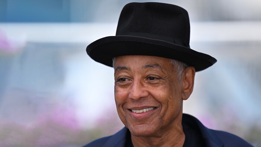 Giancarlo Esposito, Suudi Arabistan'da İslamı Seçti