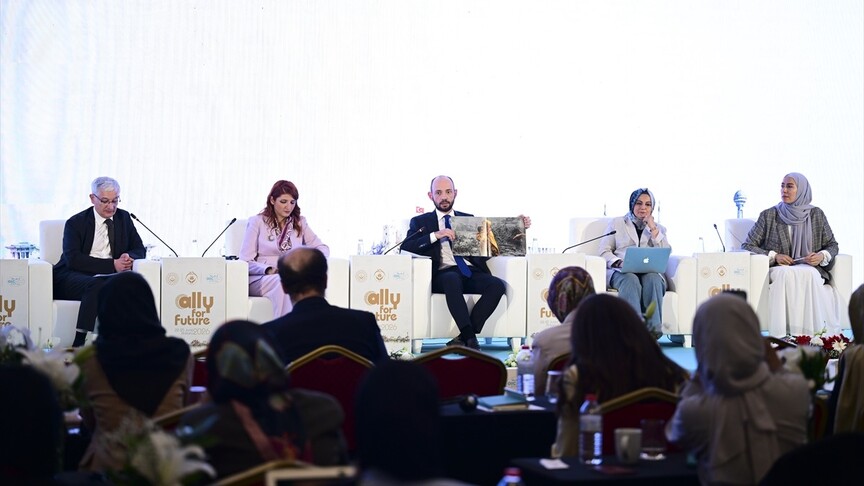 Genç Müslüman Kadınlar İçin Liderlik: Gazze Paneli