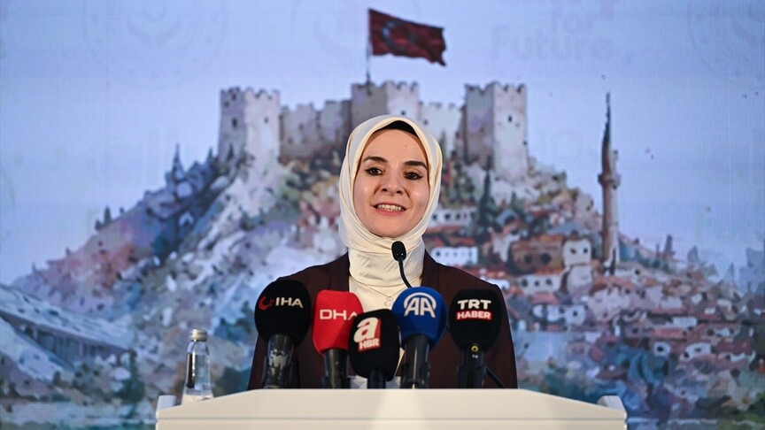 Bakan Göktaş'tan İslam Ülkeleri İçin Genç Kadın İnisiyatifi
