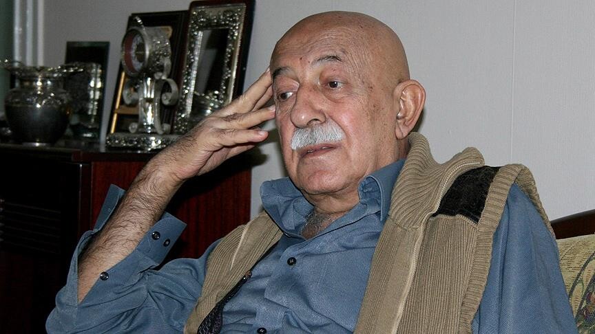 Erdem Bayazıt: Şiirde Direnişin ve Medeniyetin Usta Kalemi