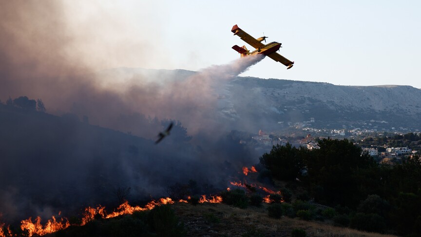 Rodos ve Korfu'daki Yangınlar Tatilcileri Endişelendiriyor