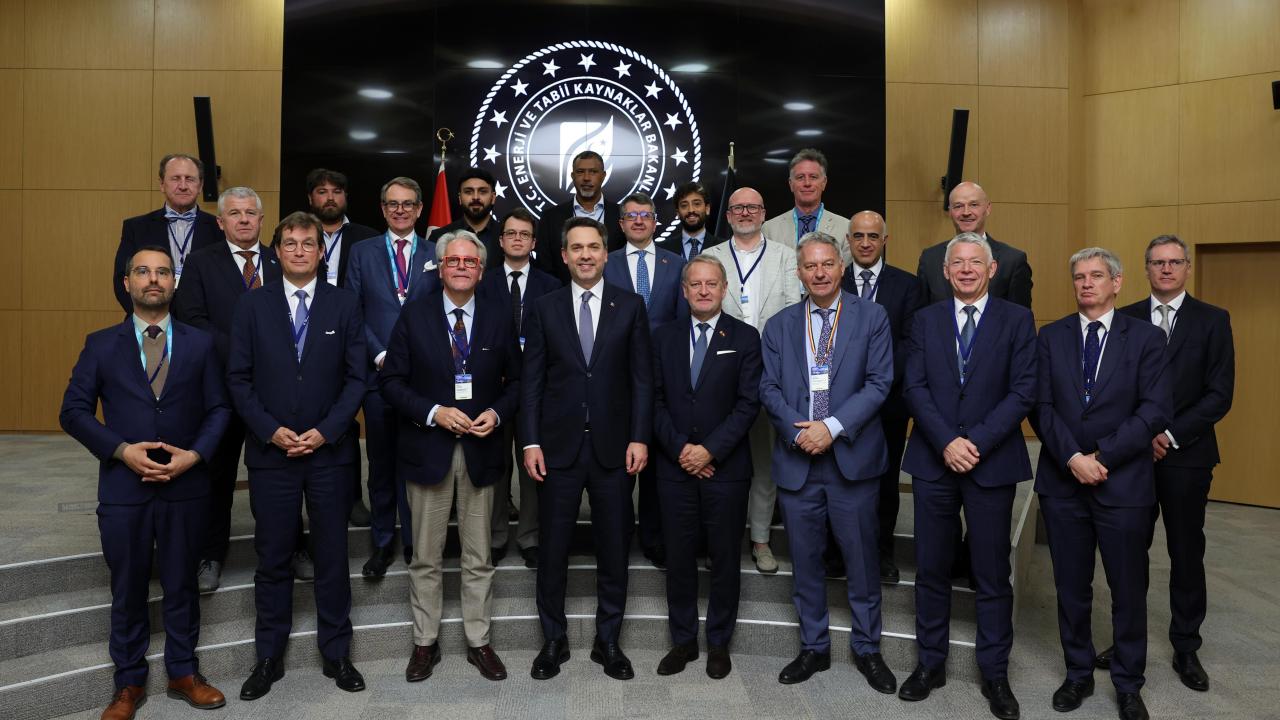 Bakan Bayraktar'dan Belçika'ya Enerji Vizyonu