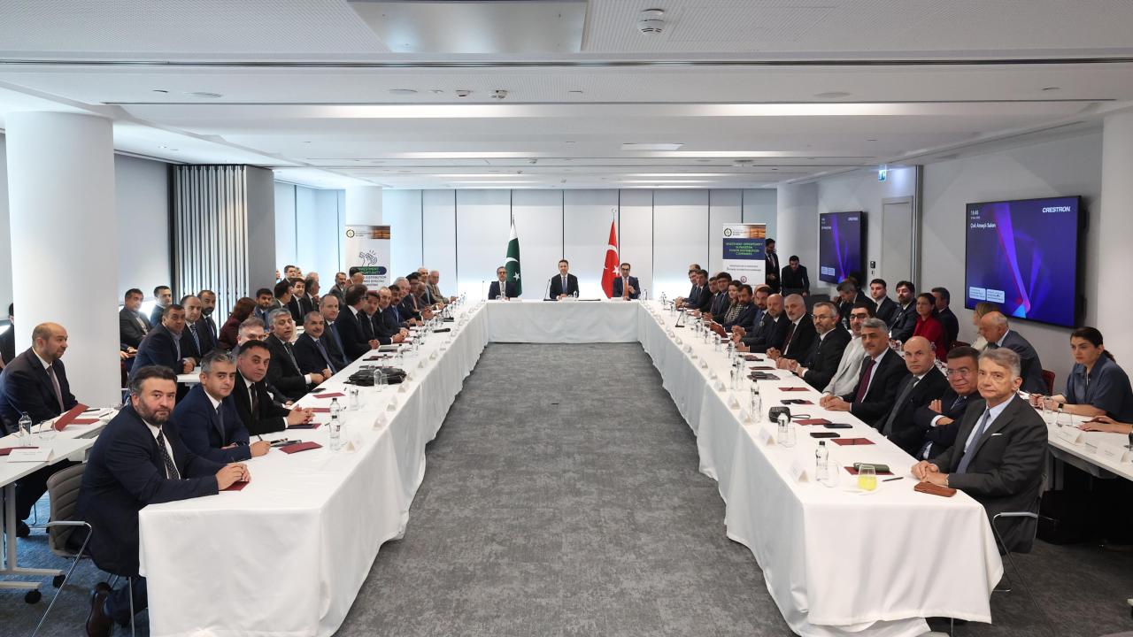 Türkiye, Pakistan'ın Elektrik Dağıtımına Destek Veriyor