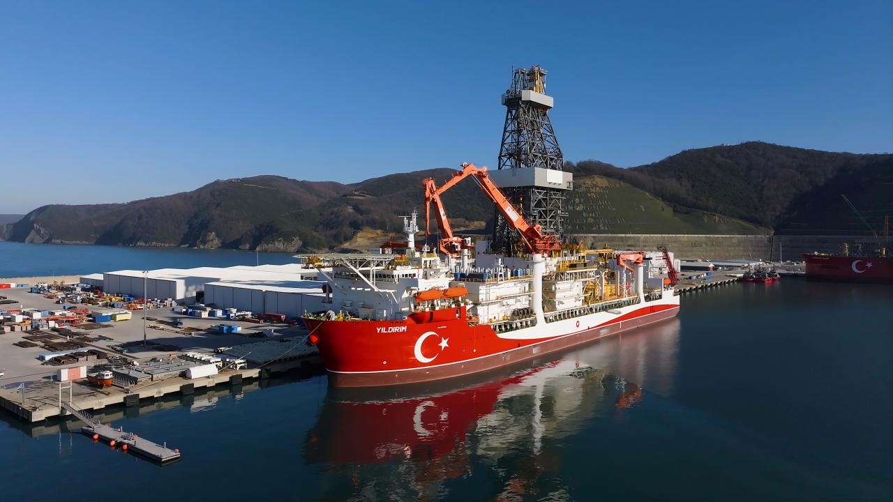 Yıldırım Sondaj Gemisi, Karadeniz'de Görevine Başladı