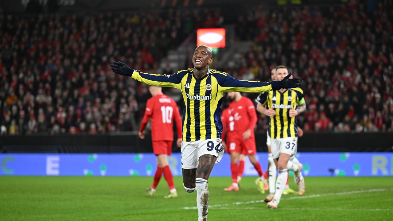 Fenerbahçe, Brann'ı 4-0 ile Geçti: İlk 16'da!