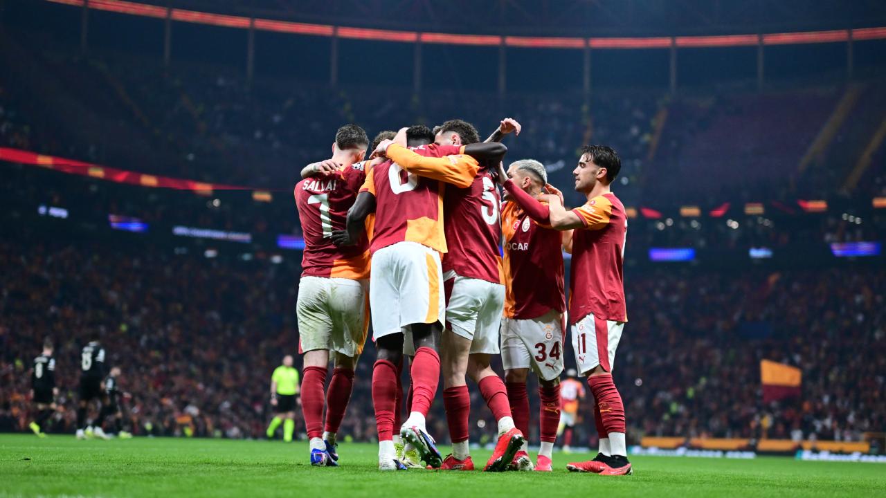 Galatasaray, Juventus'u 5-2 ile Geçerek Tarih Yazdı