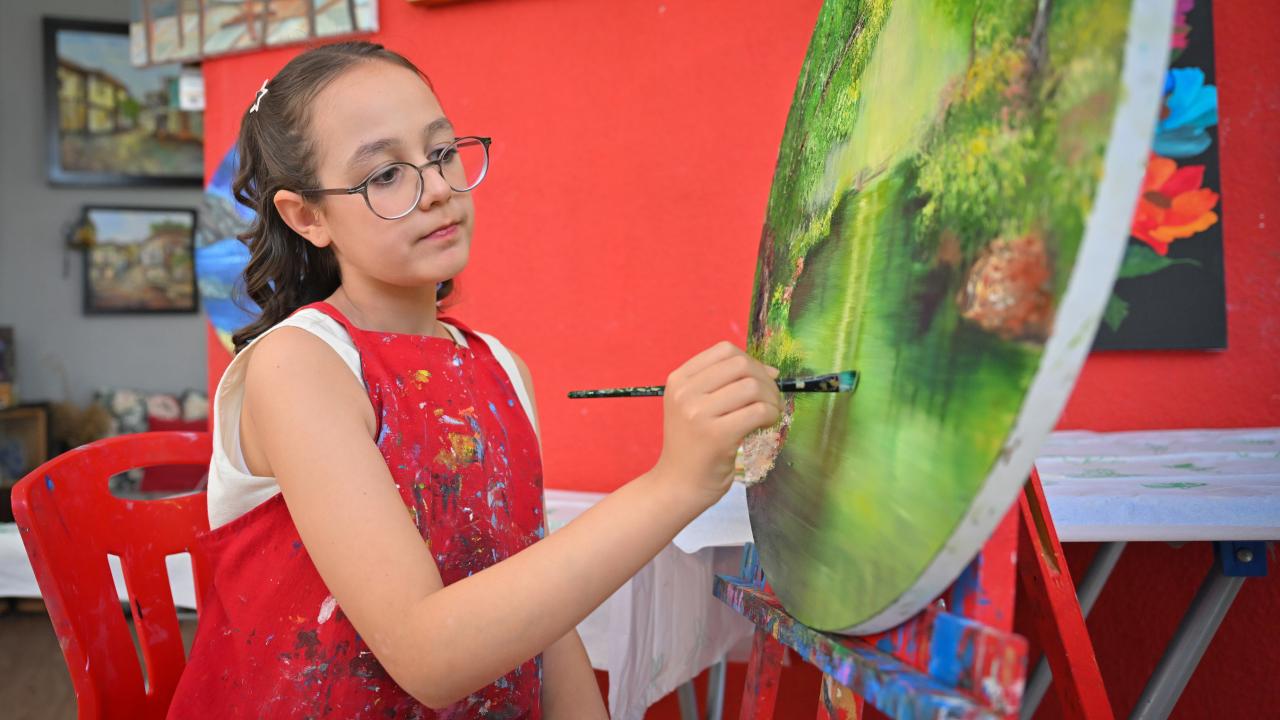 Buğlem'in Lösemi Zaferi: Sanatla Hayata Tutunmak